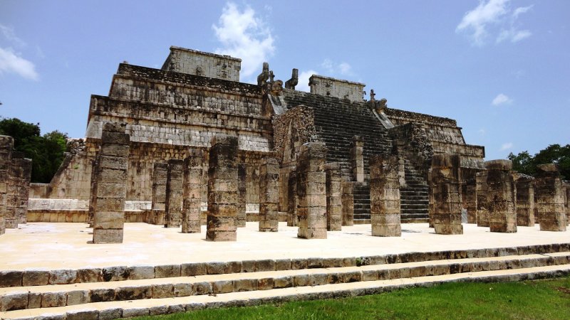 マヤ文明の遺跡・戦士の神殿(メキシコ・チチェンイッツァ)