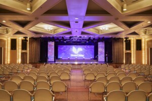 ぱしふぃっくびいなす メインホール 【テアトロ・ピアッツァ Teatro Piazza】
