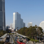 みなとみらいの高層ビル群と大観覧車（横浜）